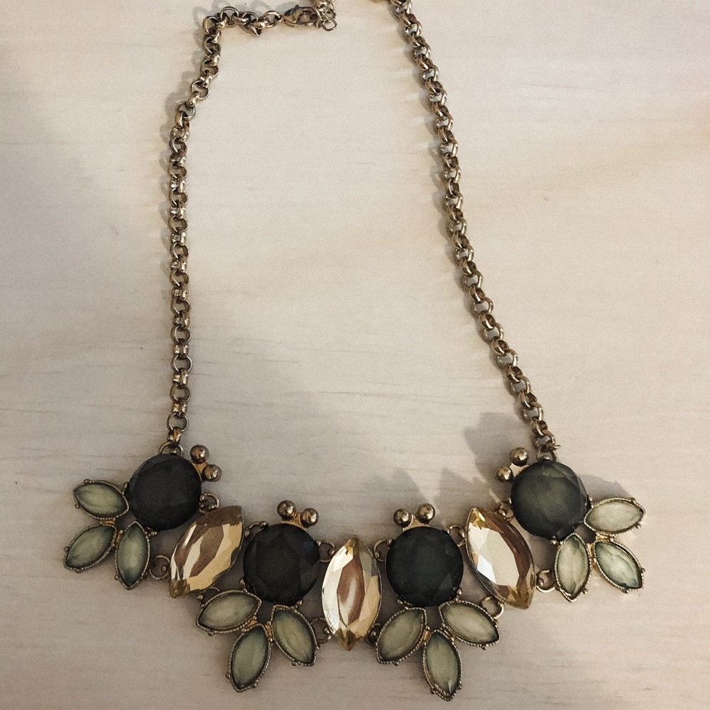 OLD NAVY STATEMENT NECKLACE